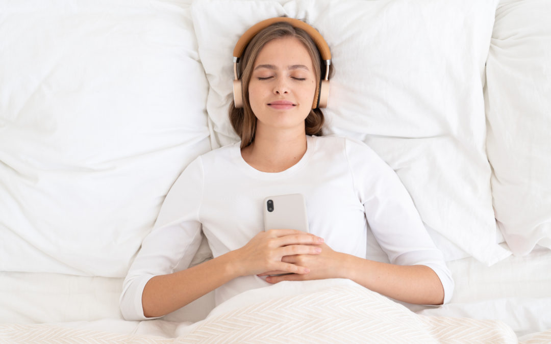Besser einschlafen mit Hörbuch — ist dieser Einschlaftrick gesund?